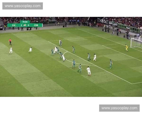 围绕足球赛场一方率先破门后全队心态与攻守节奏变化深度解析趋势